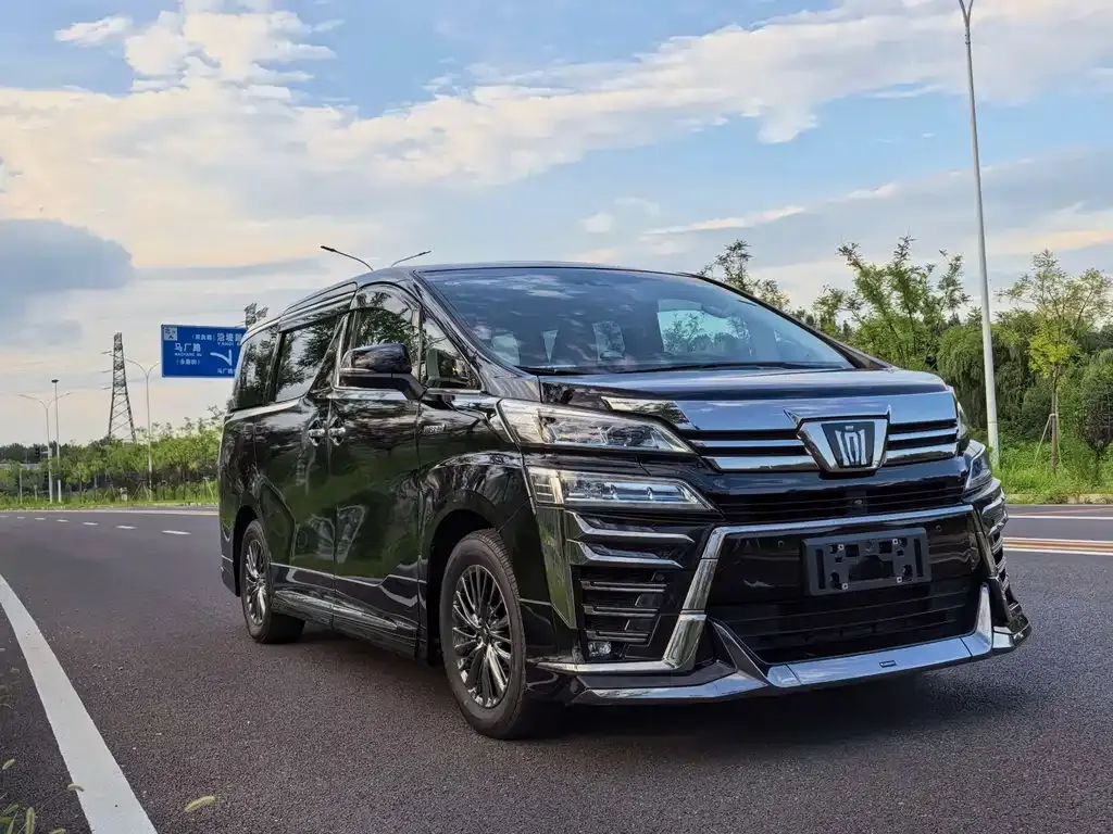 Toyota Vellfire — фото 5