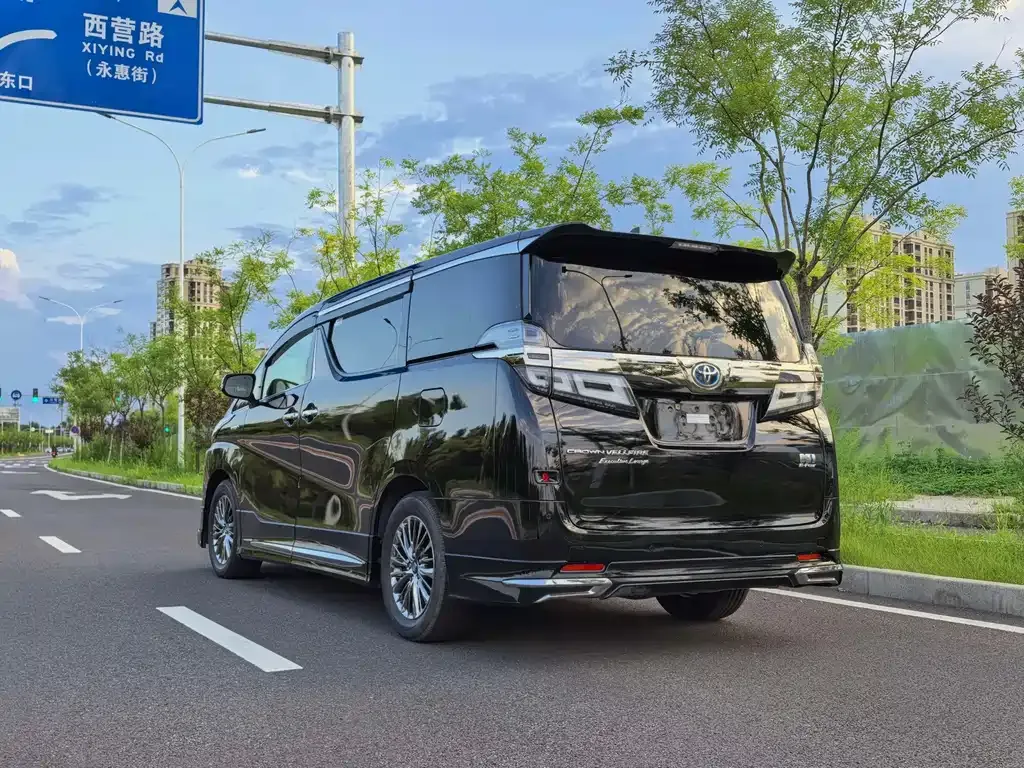 Toyota Vellfire — фото 10