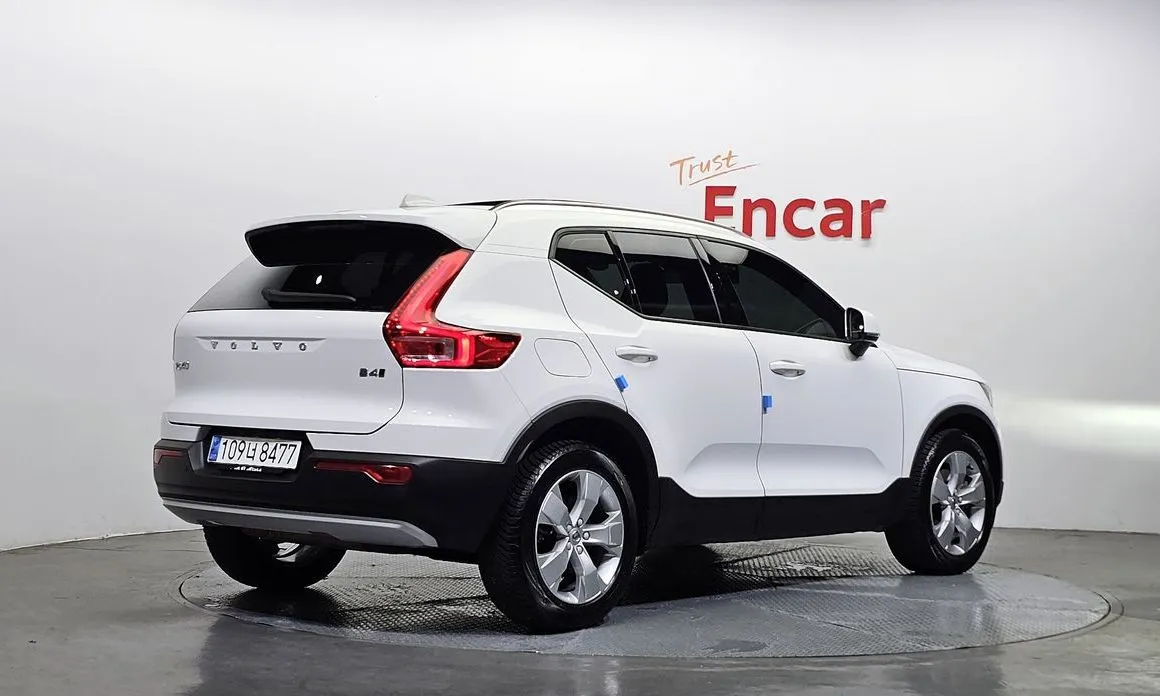 Volvo XC40 — фото 3
