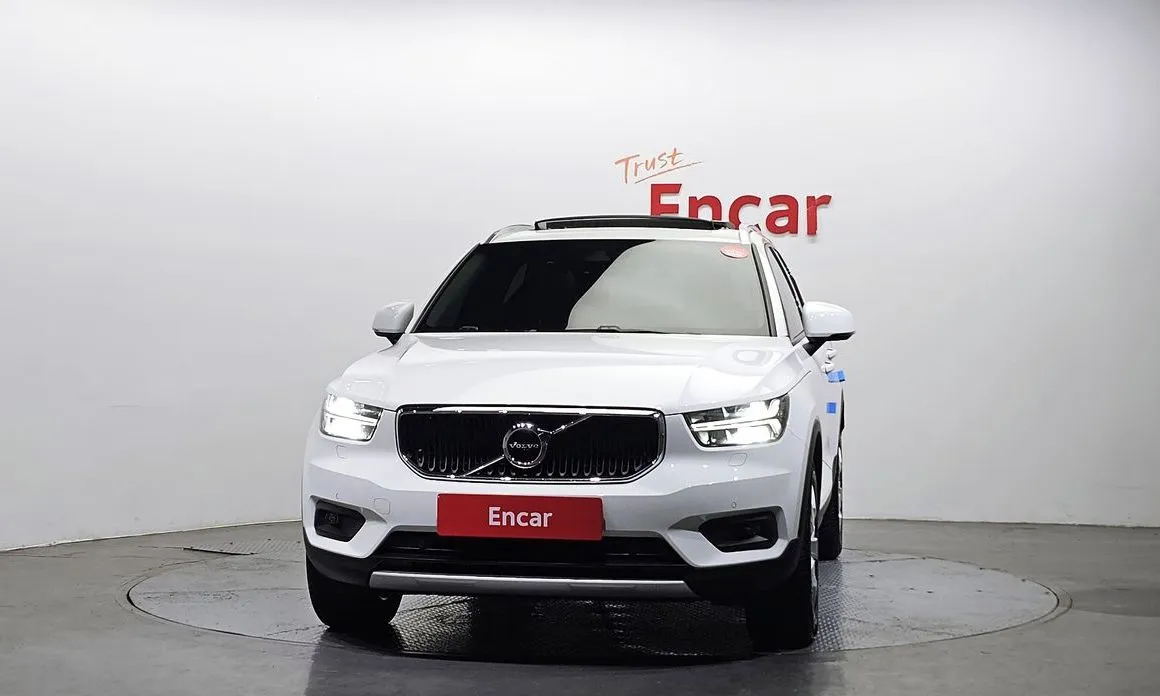 Volvo XC40 — фото 2