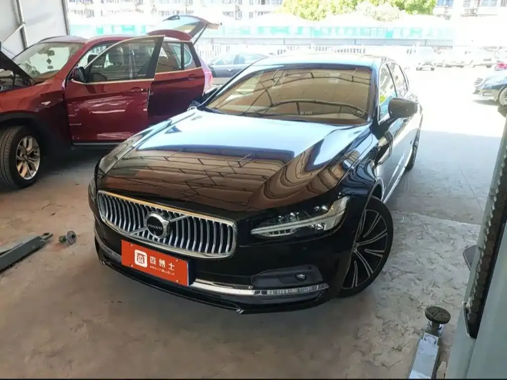 Volvo S90 — фото 1