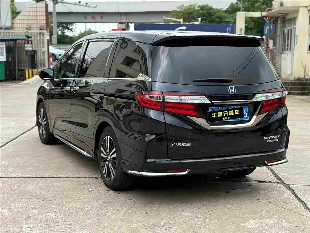 Honda Odyssey — фото 9
