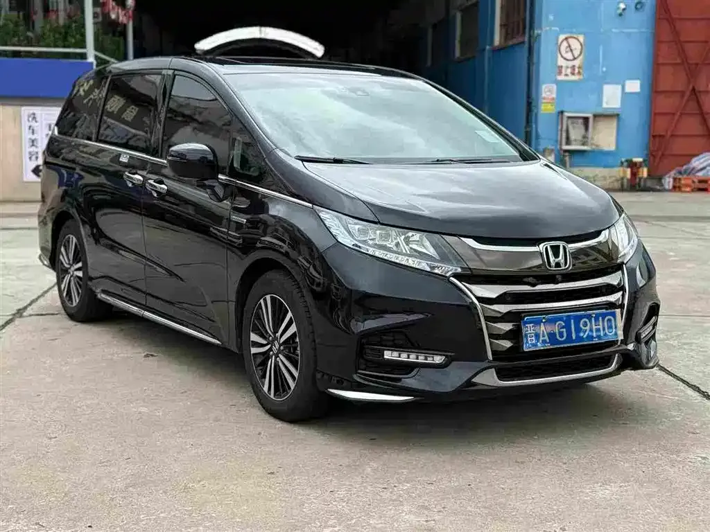 Honda Odyssey — фото 10