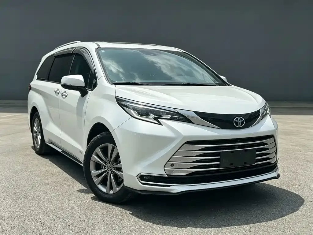 Toyota Sienna — фото 9