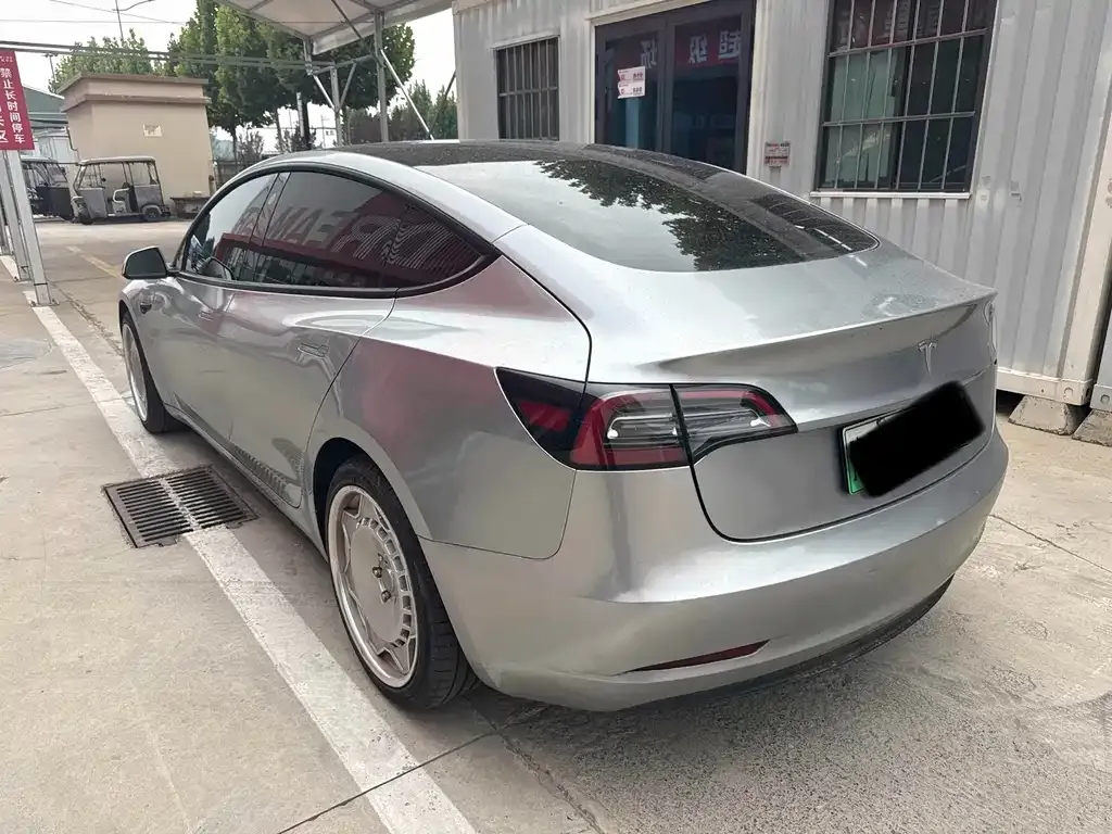 Tesla Model 3 — фото 6
