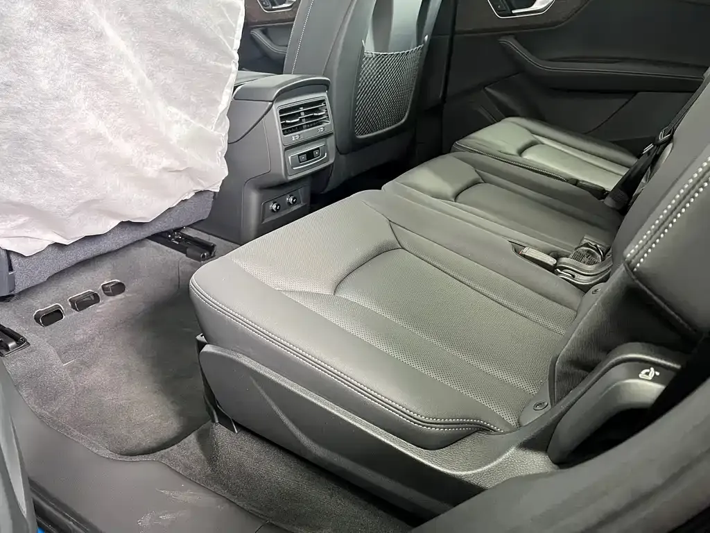 Audi Q7 — фото 7
