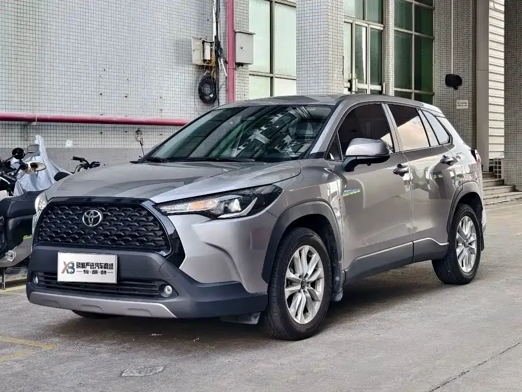 Toyota Corolla Cross — фото 1