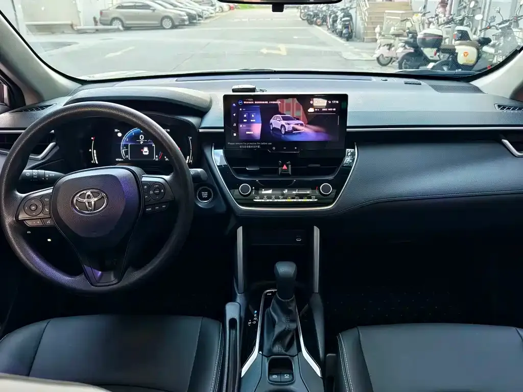 Toyota Corolla Cross — фото 7