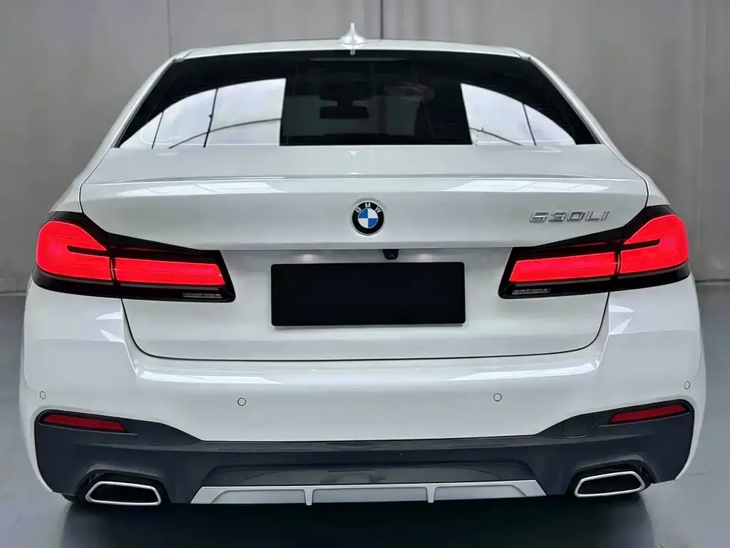 BMW 5 Series — фото 8