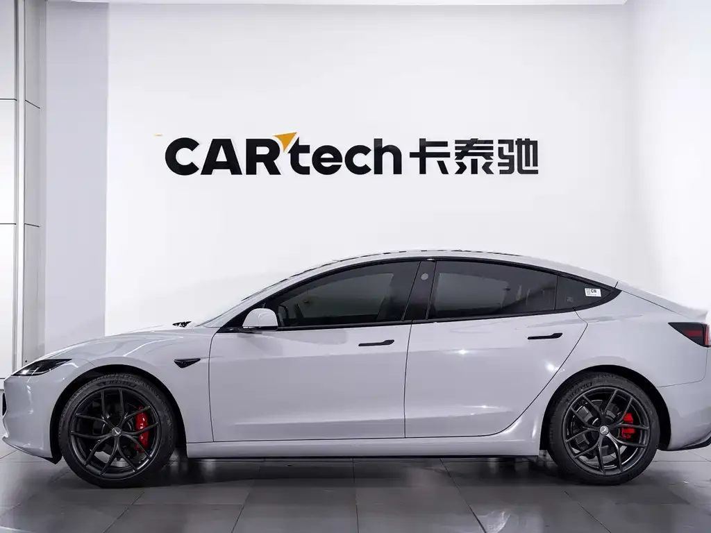 Tesla Model 3 — фото 4