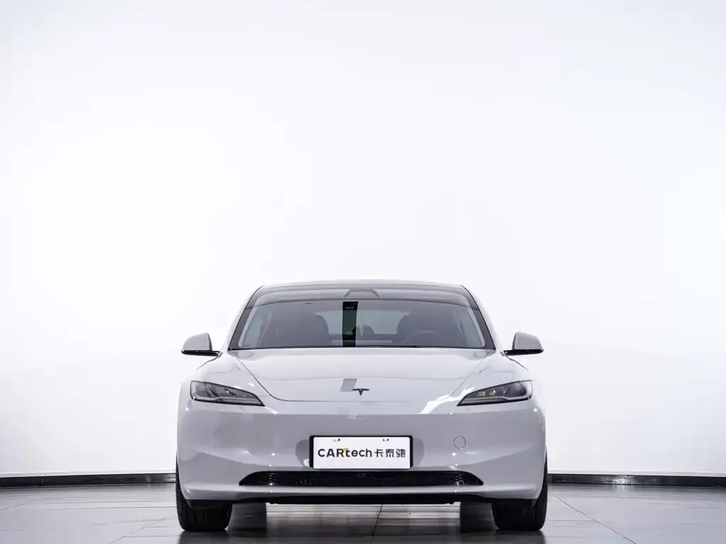 Tesla Model 3 — фото 10