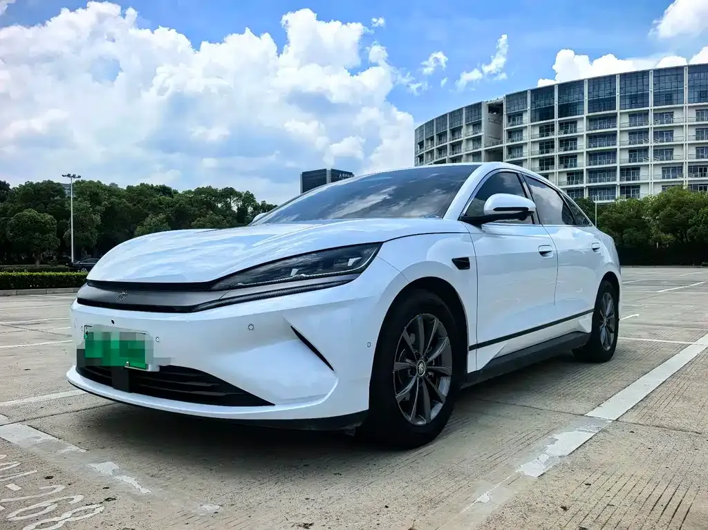 BYD Qin L — фото 1