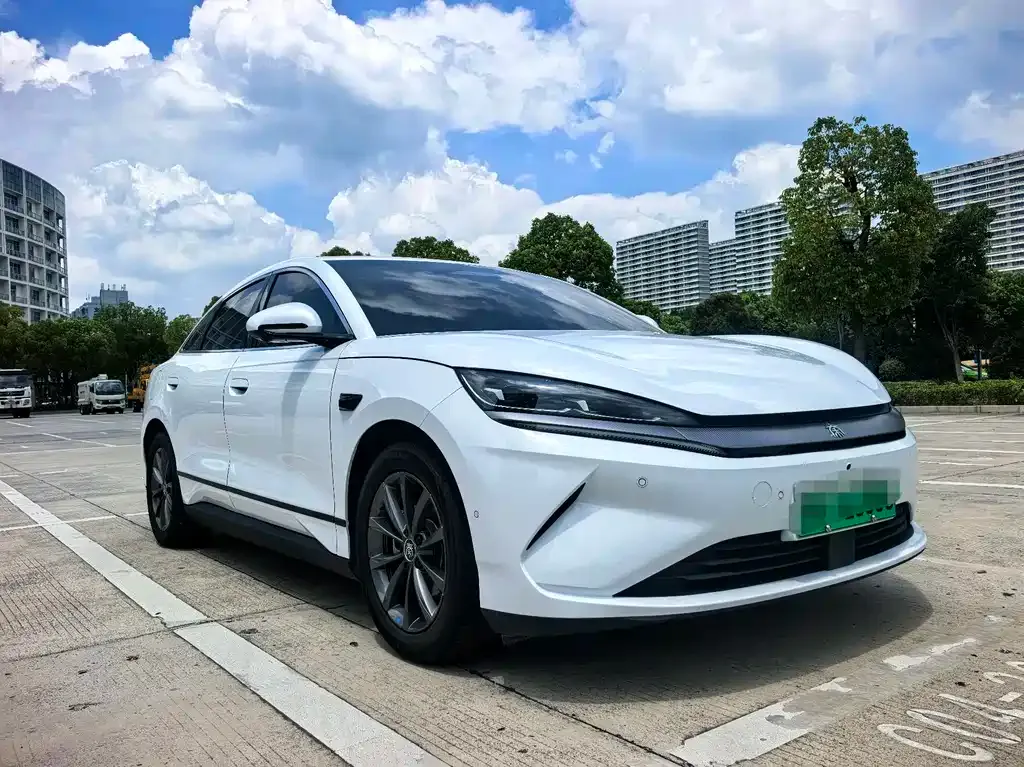 BYD Qin L — фото 9