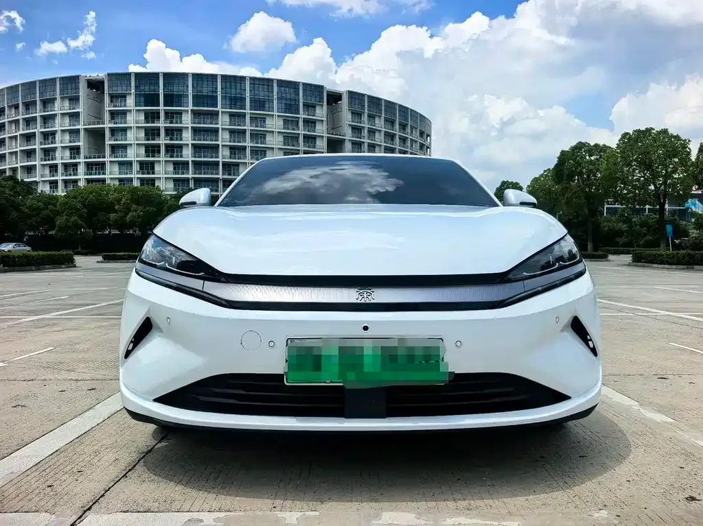BYD Qin L — фото 4