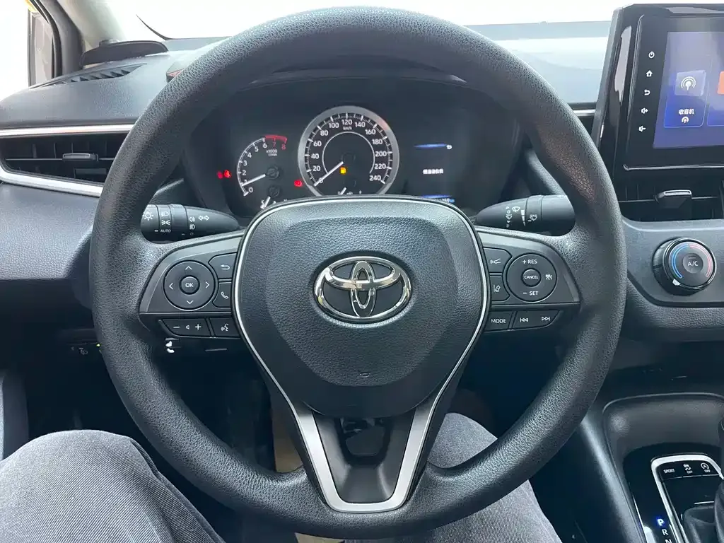 Toyota Corolla — фото 10