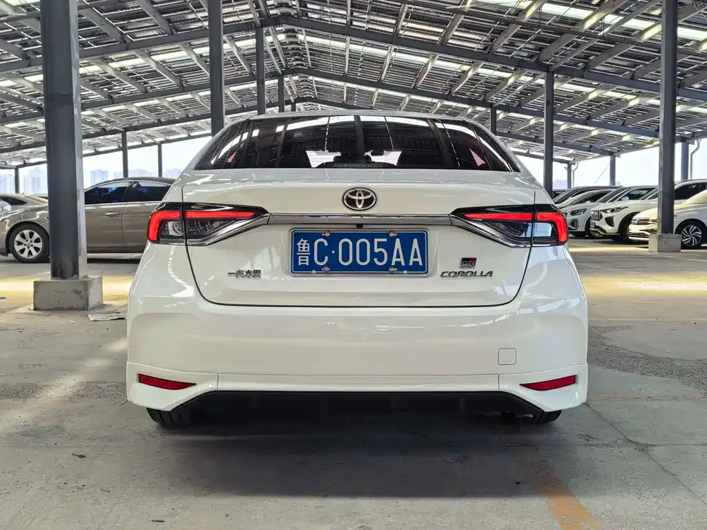 Toyota Corolla — фото 5