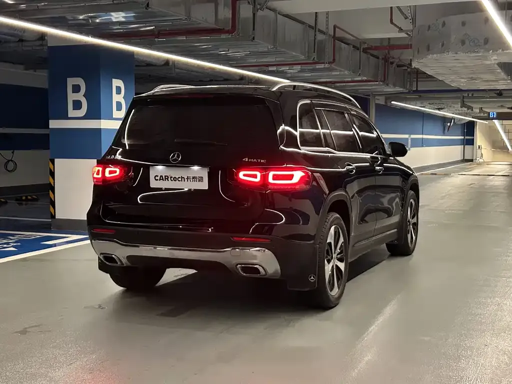 Mercedes-Benz GLB — фото 10