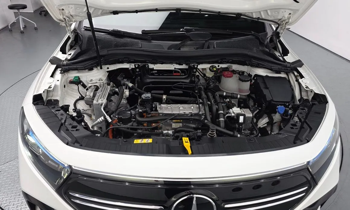 Mercedes-Benz EQA — фото 10