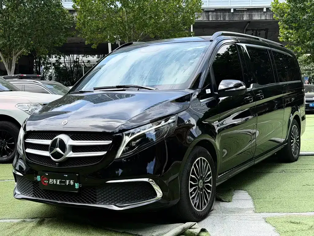 Mercedes-Benz V-Class — фото 1