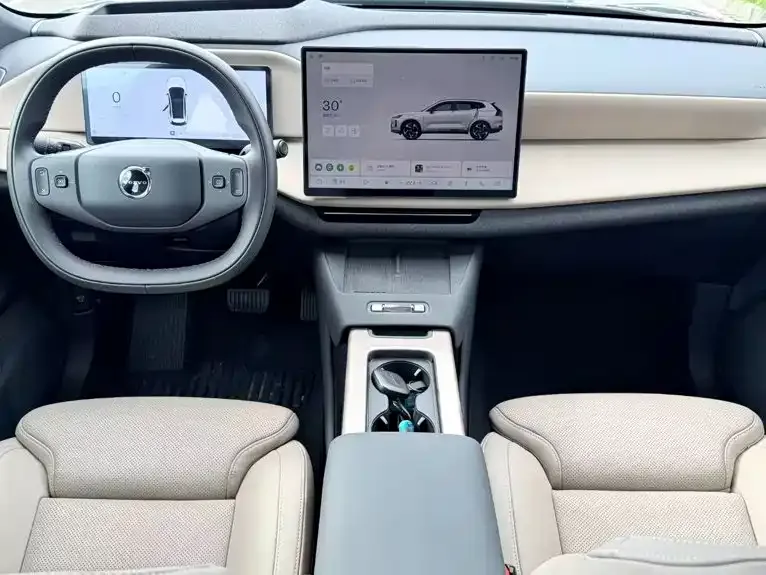 Volvo XC70 Plug-in Hybrid — фото 2