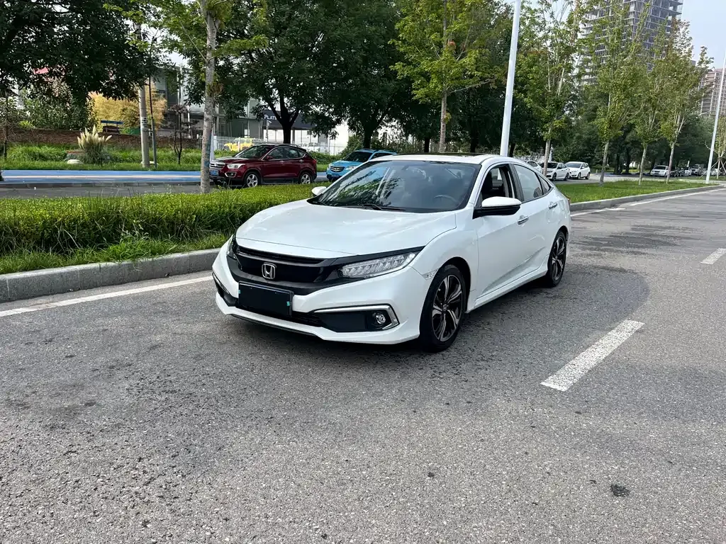 Honda Civic — фото 1