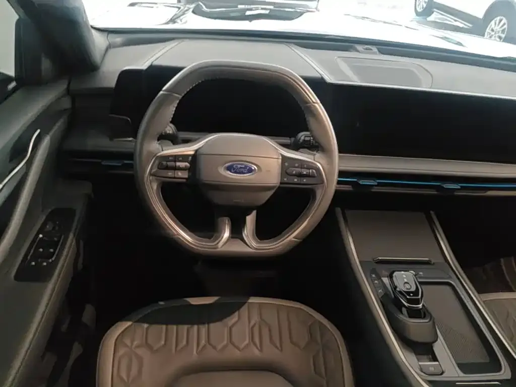 Ford Edge — фото 10