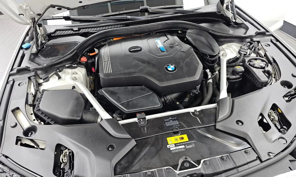 BMW 5-Series — фото 10