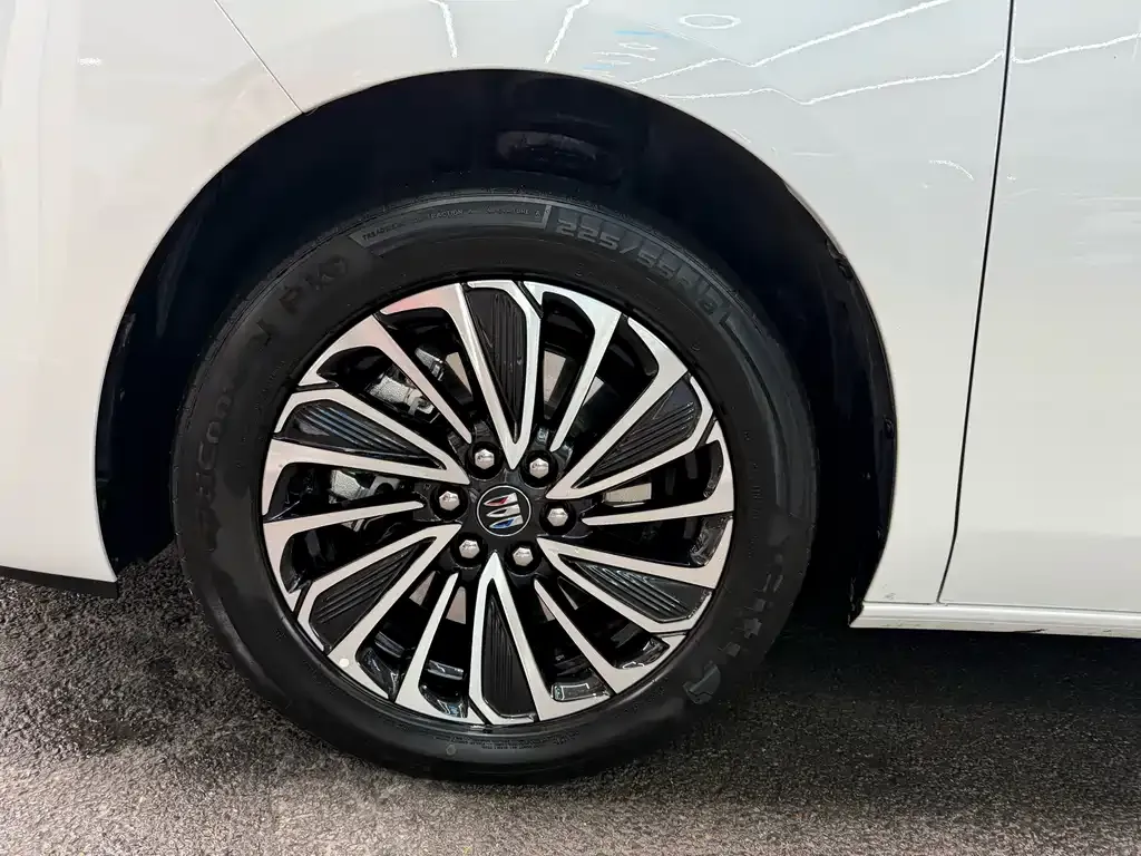 Buick GL8 Hybrid — фото 8