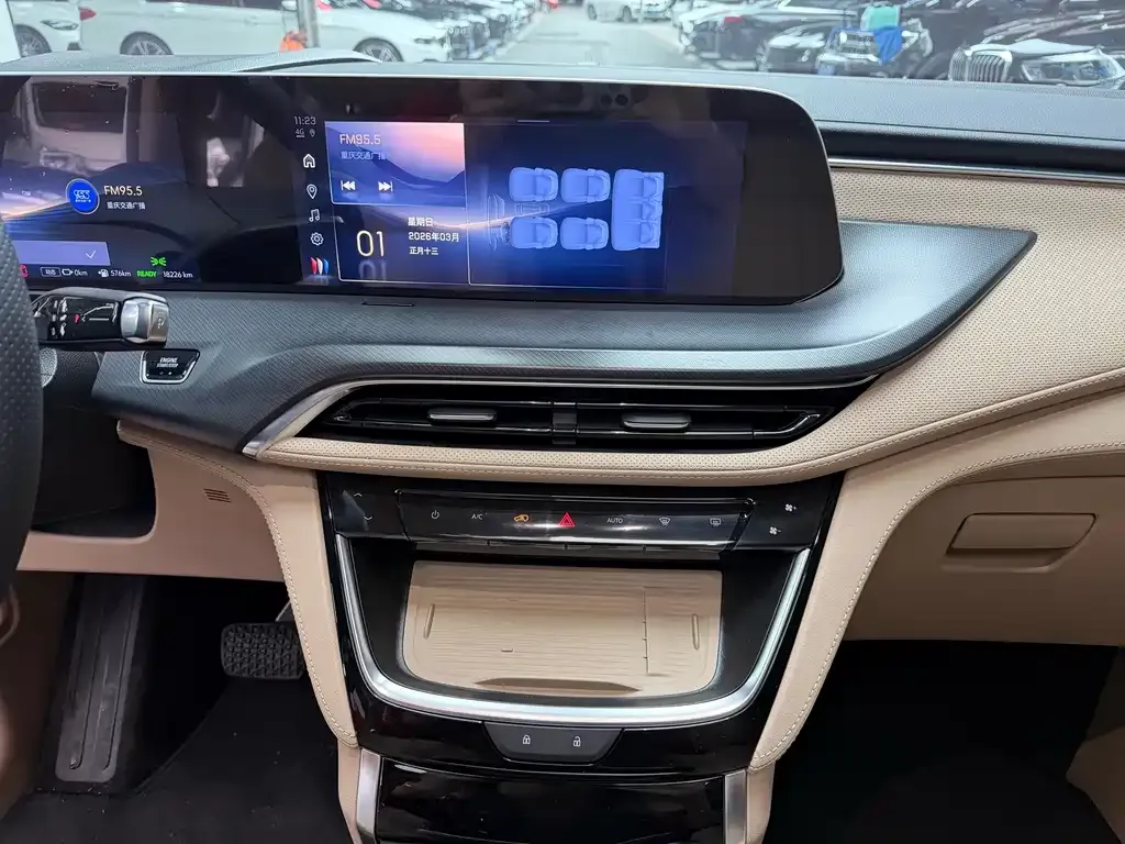 Buick GL8 Hybrid — фото 6