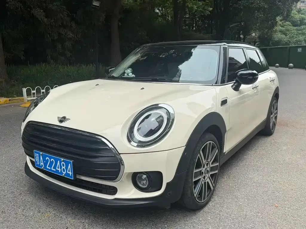 MINI Clubman — фото 1