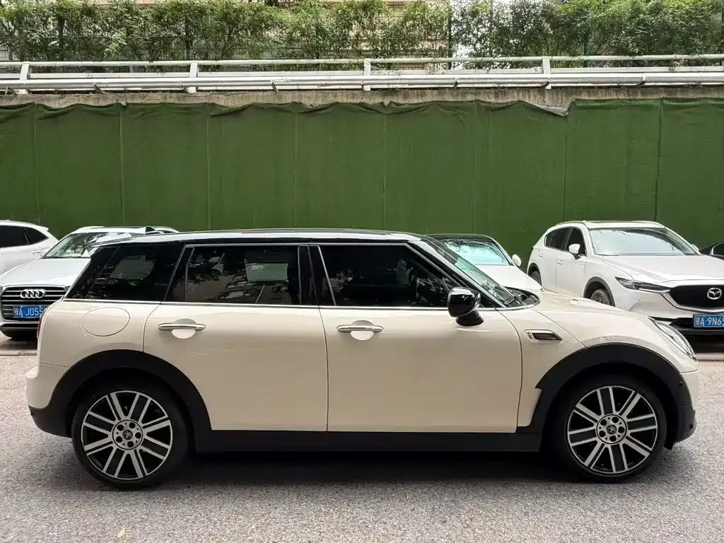 MINI Clubman — фото 7