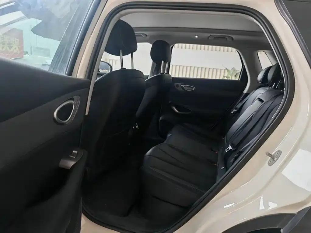 BYD Hiace 05 EV — фото 2