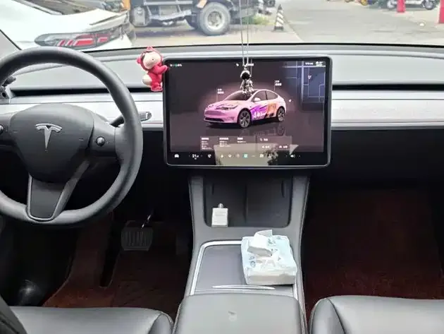 Tesla Model Y — фото 3