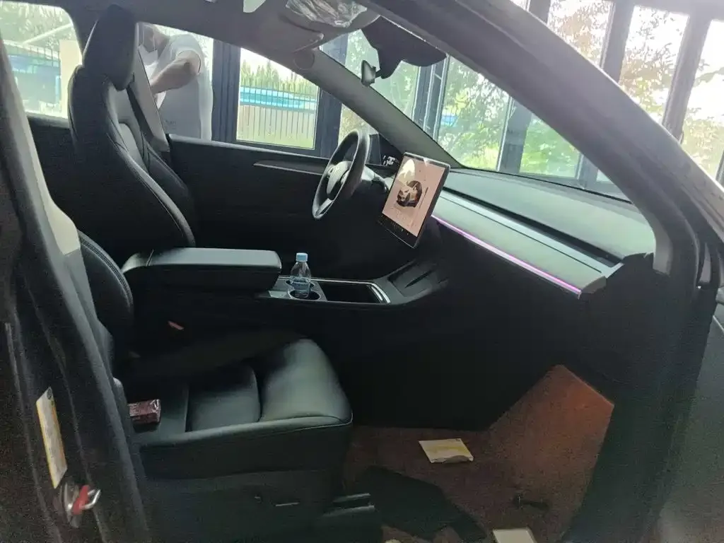 Tesla Model Y — фото 4