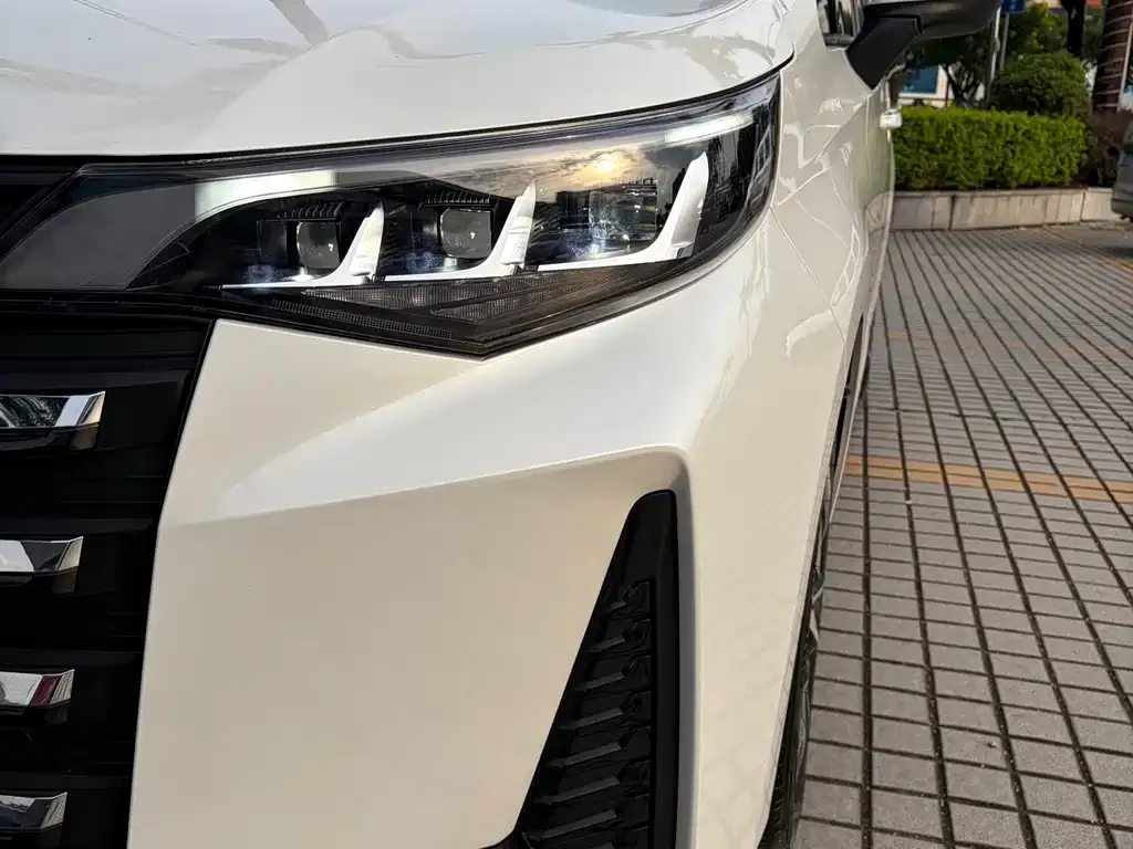 GAC Motor Trumpchi M6 — фото 4