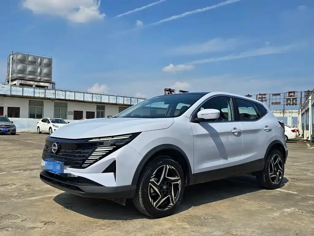 Nissan Qashqai — фото 1