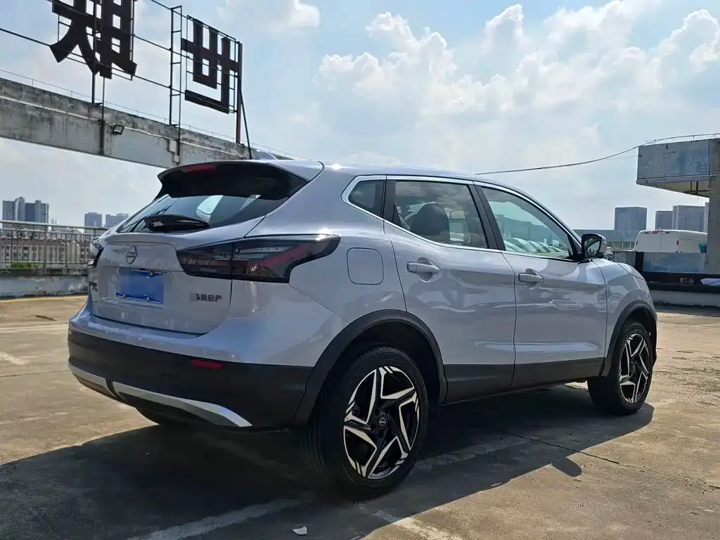 Nissan Qashqai — фото 7