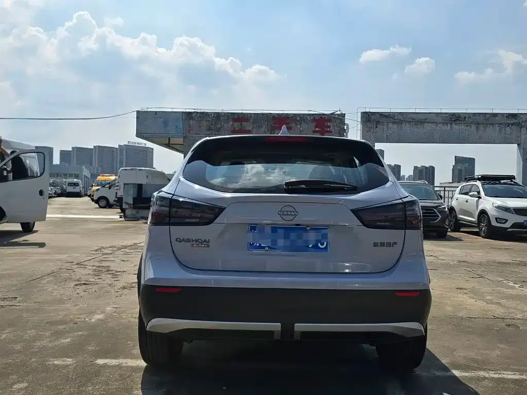 Nissan Qashqai — фото 10