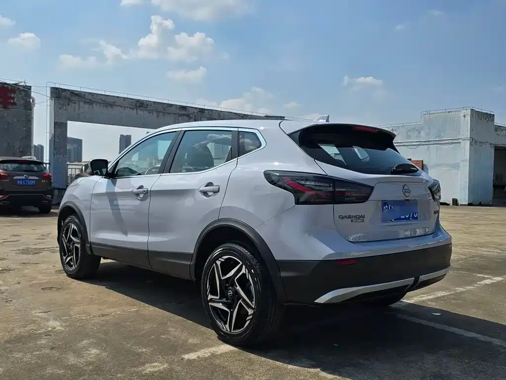 Nissan Qashqai — фото 9
