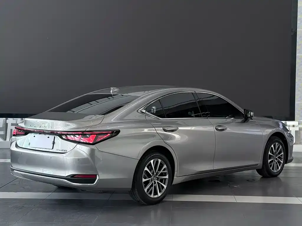 Lexus ES — фото 7