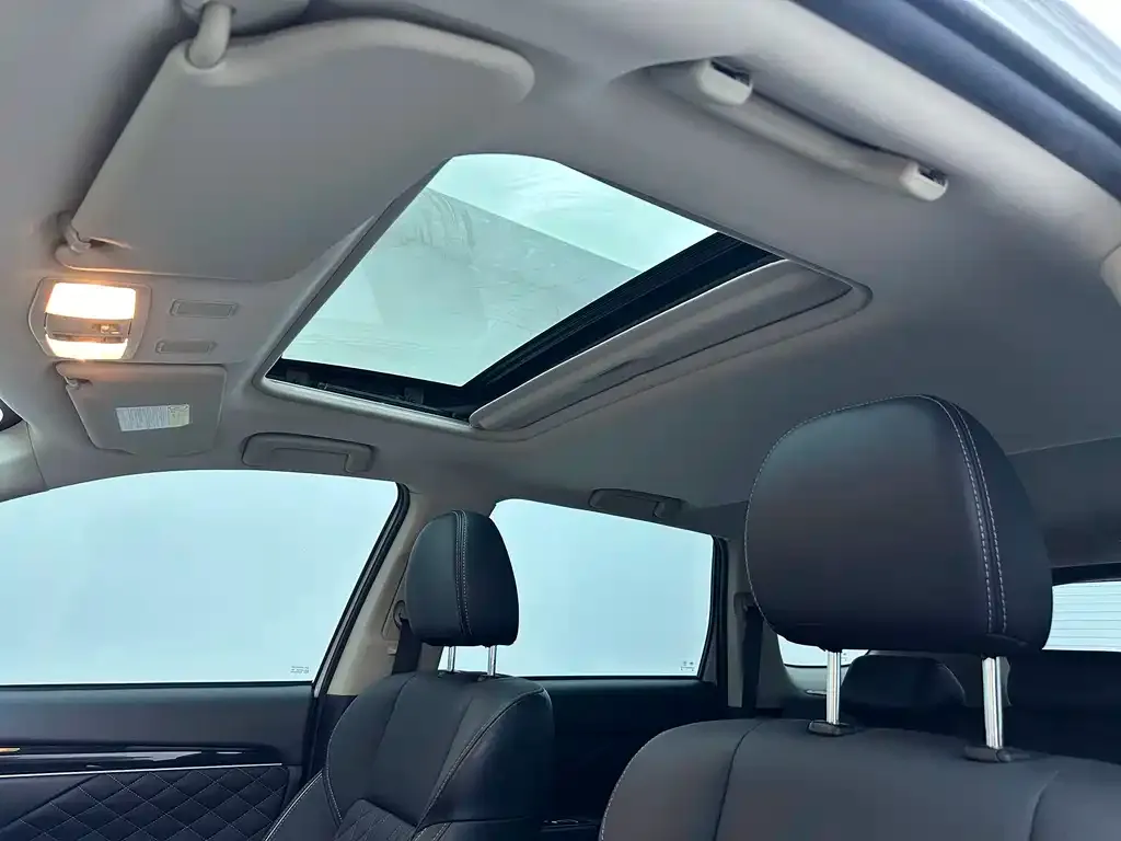 Mitsubishi Outlander — фото 10