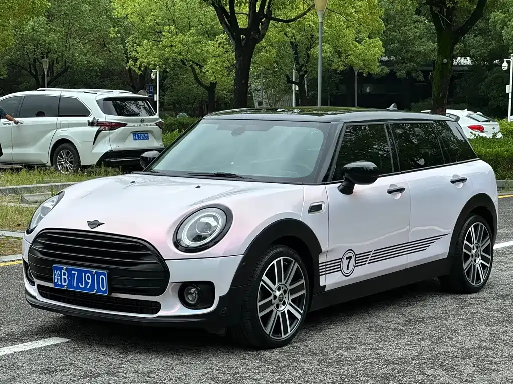 MINI Clubman — фото 1