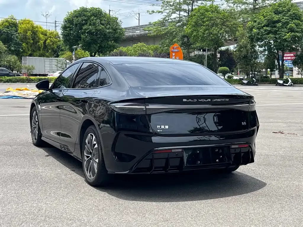 BYD Seal — фото 9