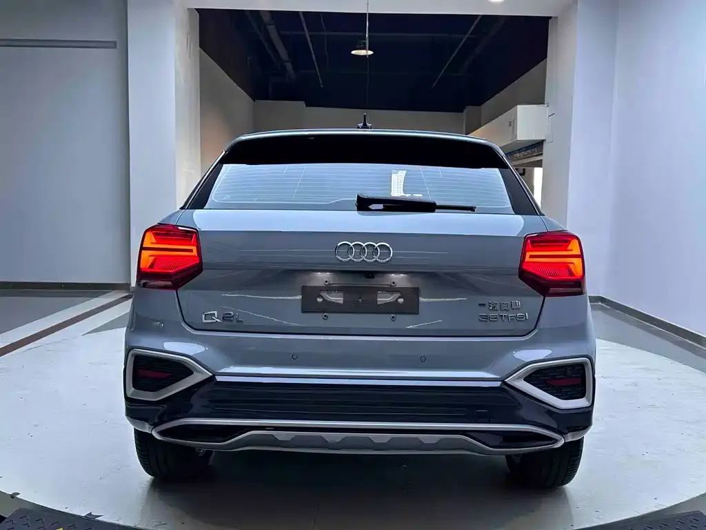 Audi Q2L — фото 3