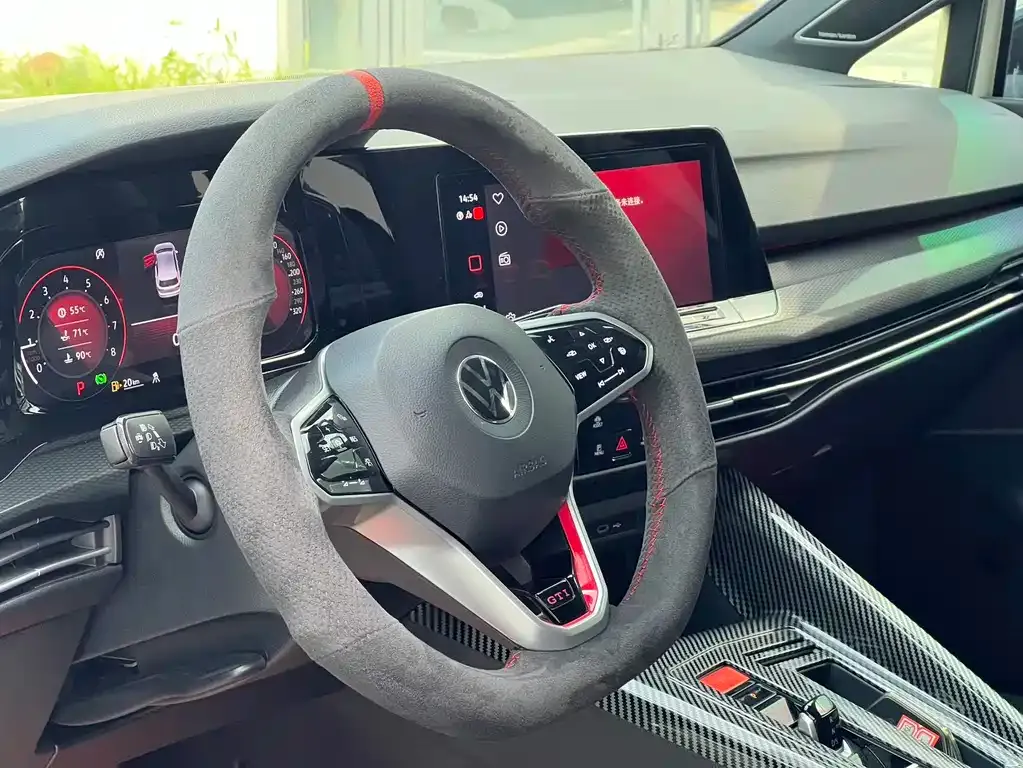 Volkswagen Golf GTI — фото 4