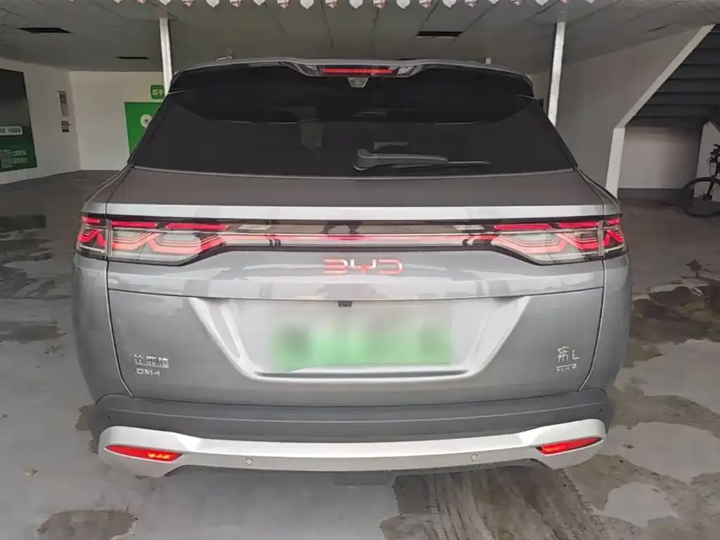 BYD L DM-i — фото 10
