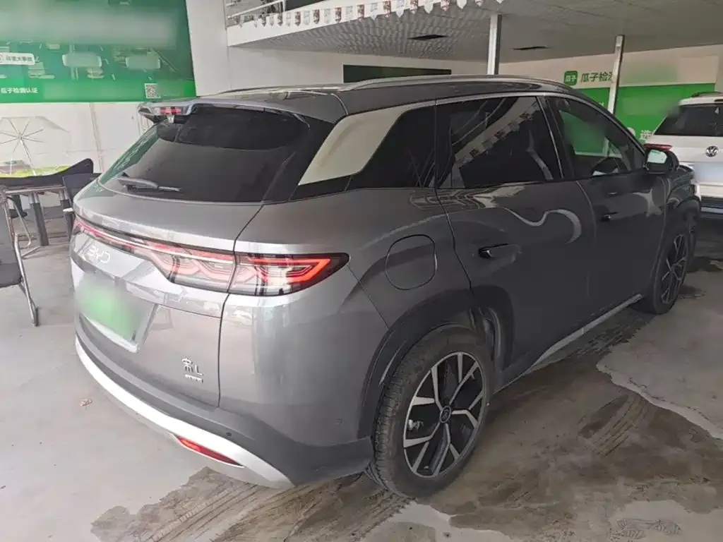 BYD L DM-i — фото 9