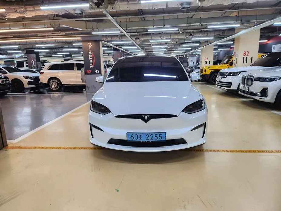 Tesla Model X — фото 7