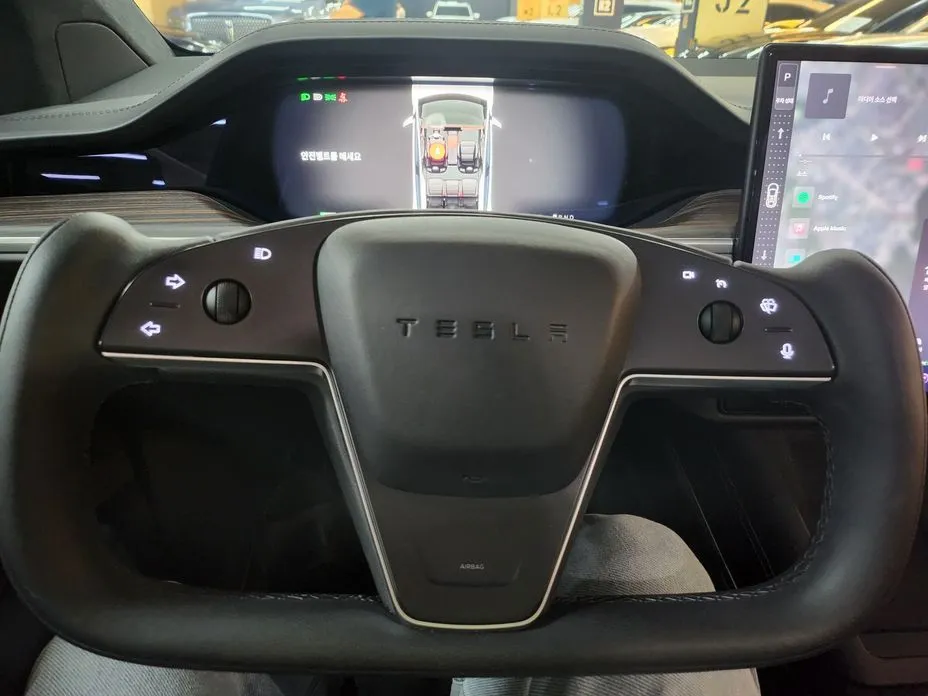 Tesla Model X — фото 4