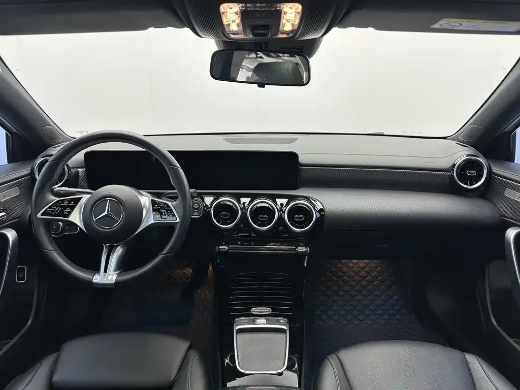 Mercedes-Benz A-Class — фото 10